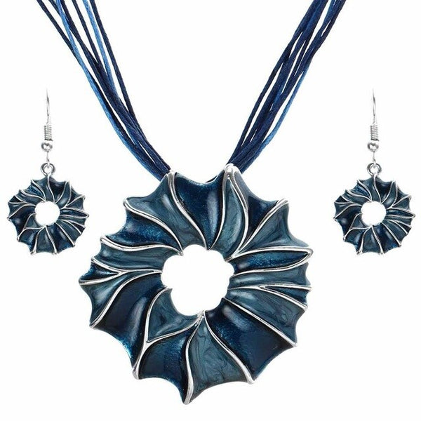 Vintage Enamel Jewelry Set Multilayer Leather Chain Hollow Round Gem Silver Pendant Necklace Earrings Summer Jewelry Sets Women